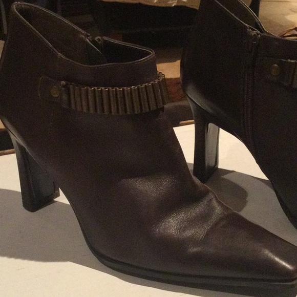 Nine West boots - Picture 3 of 11